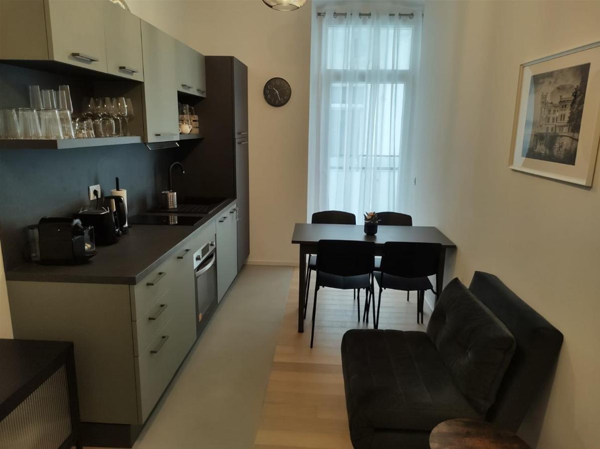 Boutique Apartments Cecilia Trieste Bagian luar foto