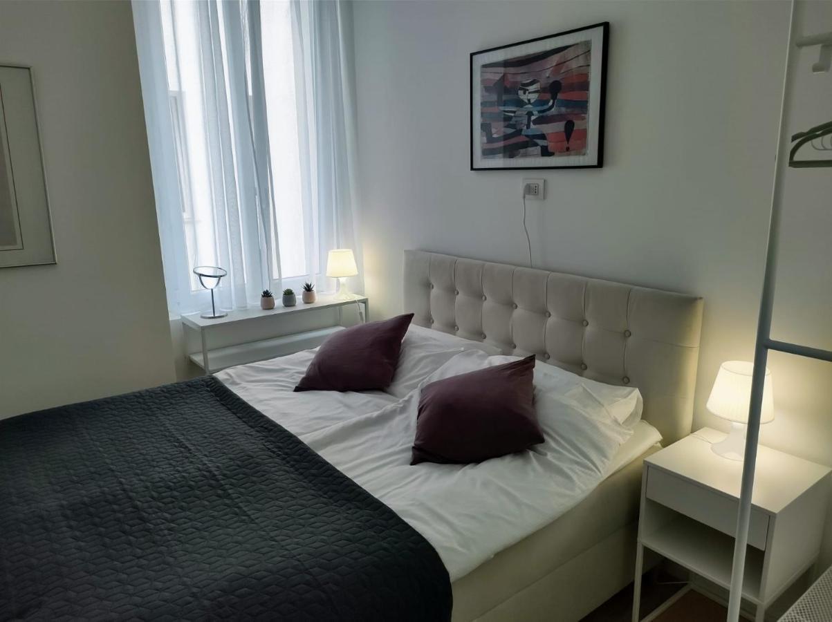 Boutique Apartments Cecilia Trieste Bagian luar foto