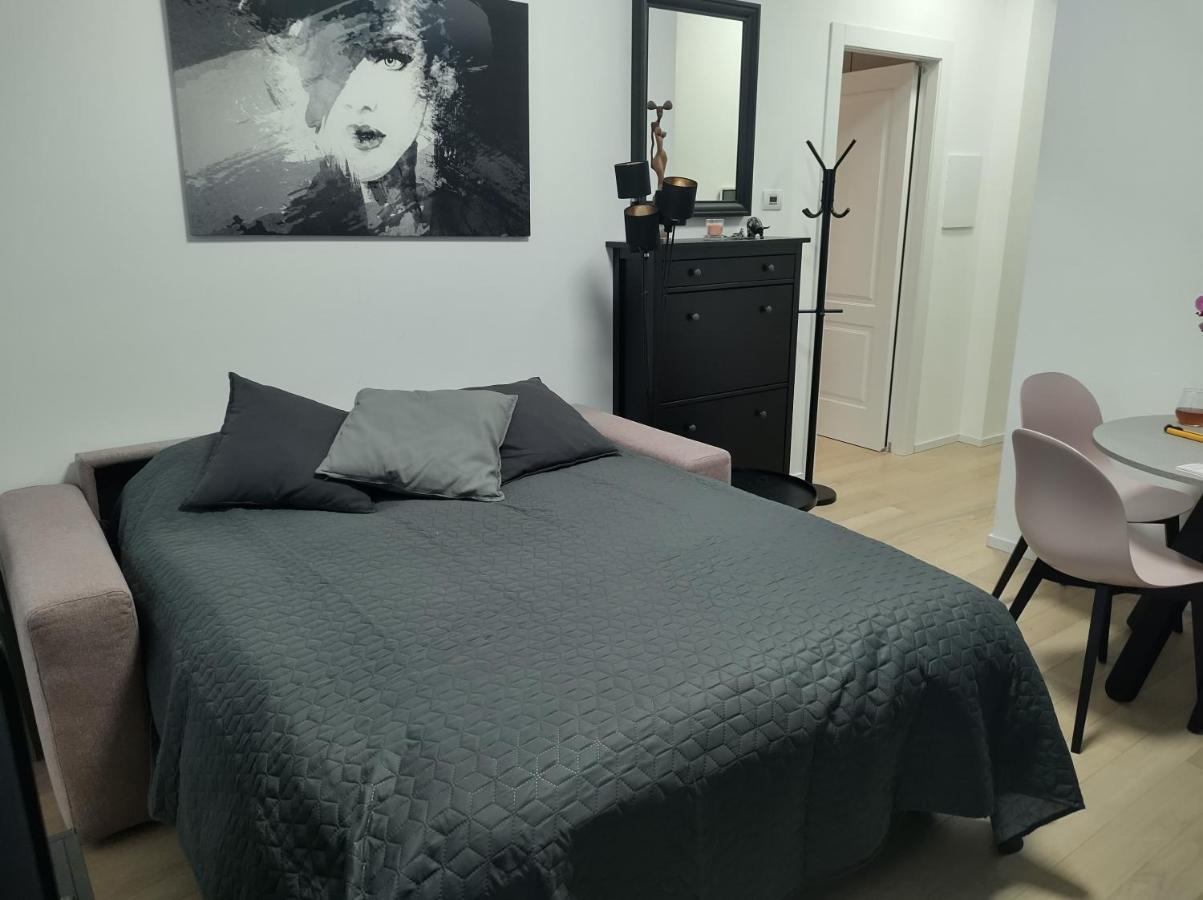 Boutique Apartments Cecilia Trieste Bagian luar foto