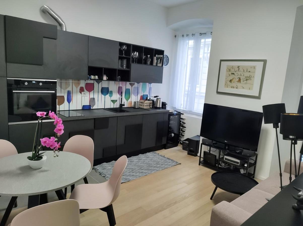 Boutique Apartments Cecilia Trieste Bagian luar foto