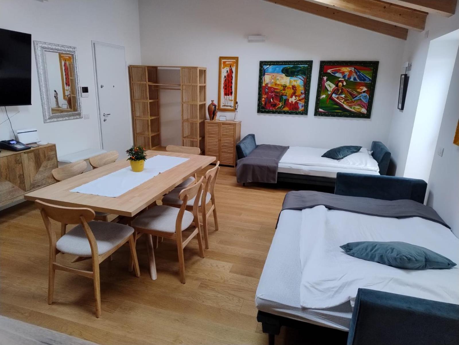 Boutique Apartments Cecilia Trieste Bagian luar foto